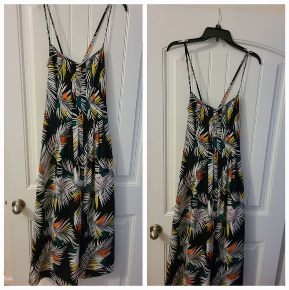 Banana Republic Dresses & Skirts - Banana Republic Floral Print Dress